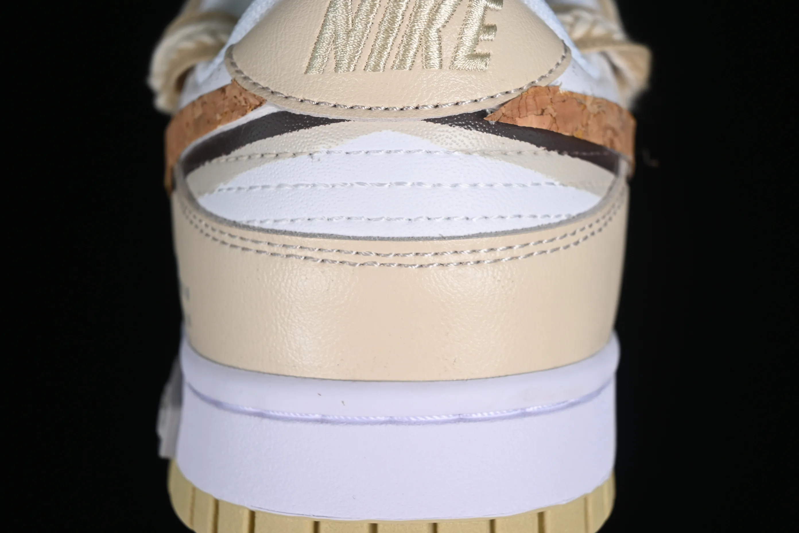 All Categories Nk SB Dunk Series Nk SB Dunk Low Low-top Sneakers Nk Dunk Low Panda Prank Space Exploration-Interstellar Exploration Mocha SB Strap Low-top Casual Sneakers DV0833-100